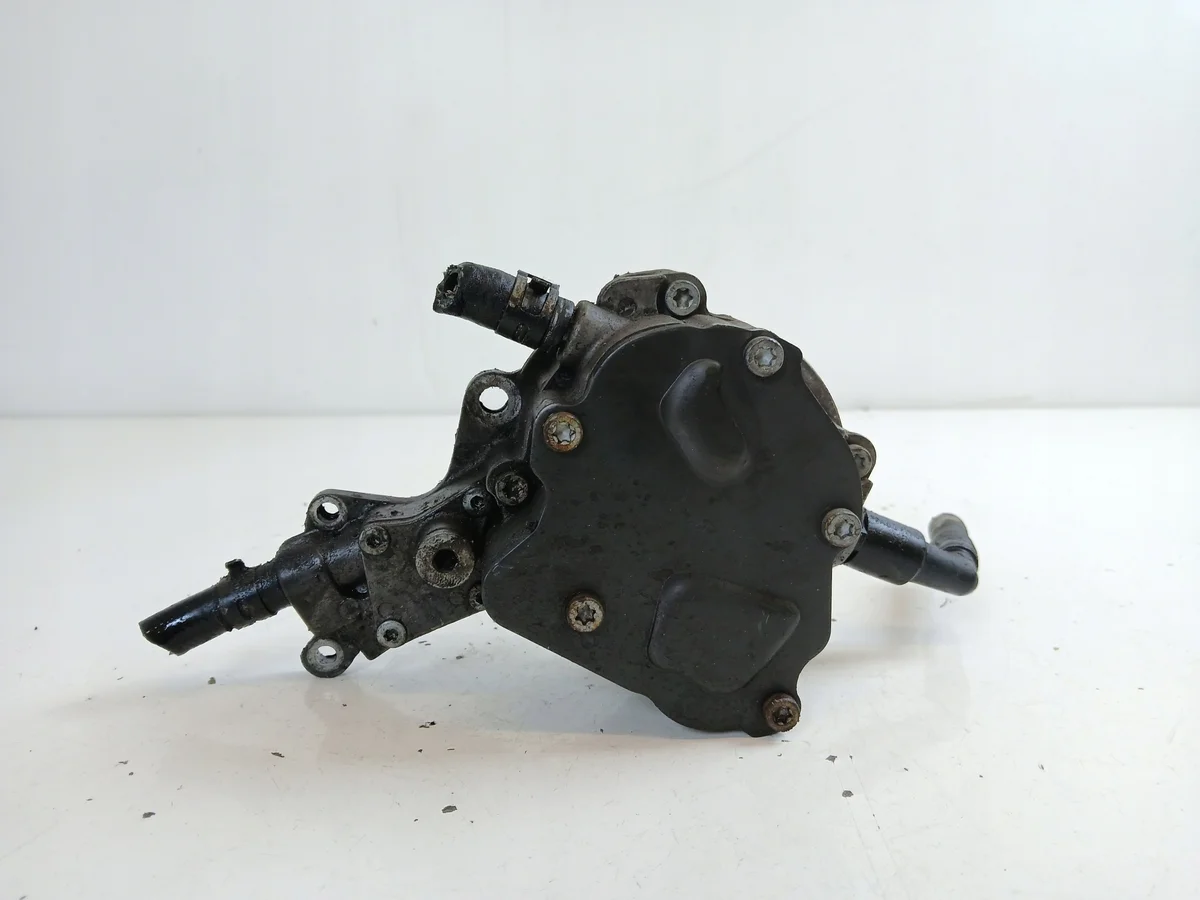 Vacuümpomp VW Passat B6 2.0 TDI 038145209K image 5