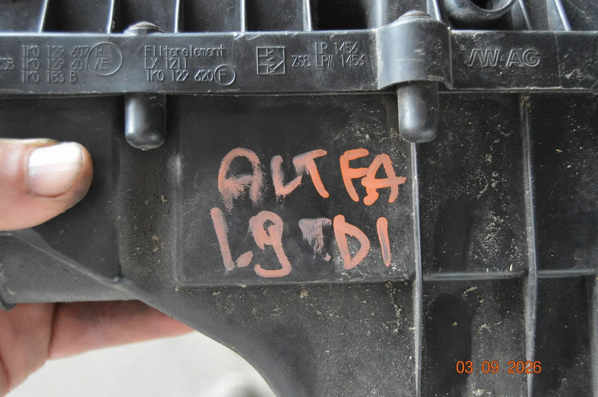 Luftfilterhus Seat Altea XL 1K0129607R image 6