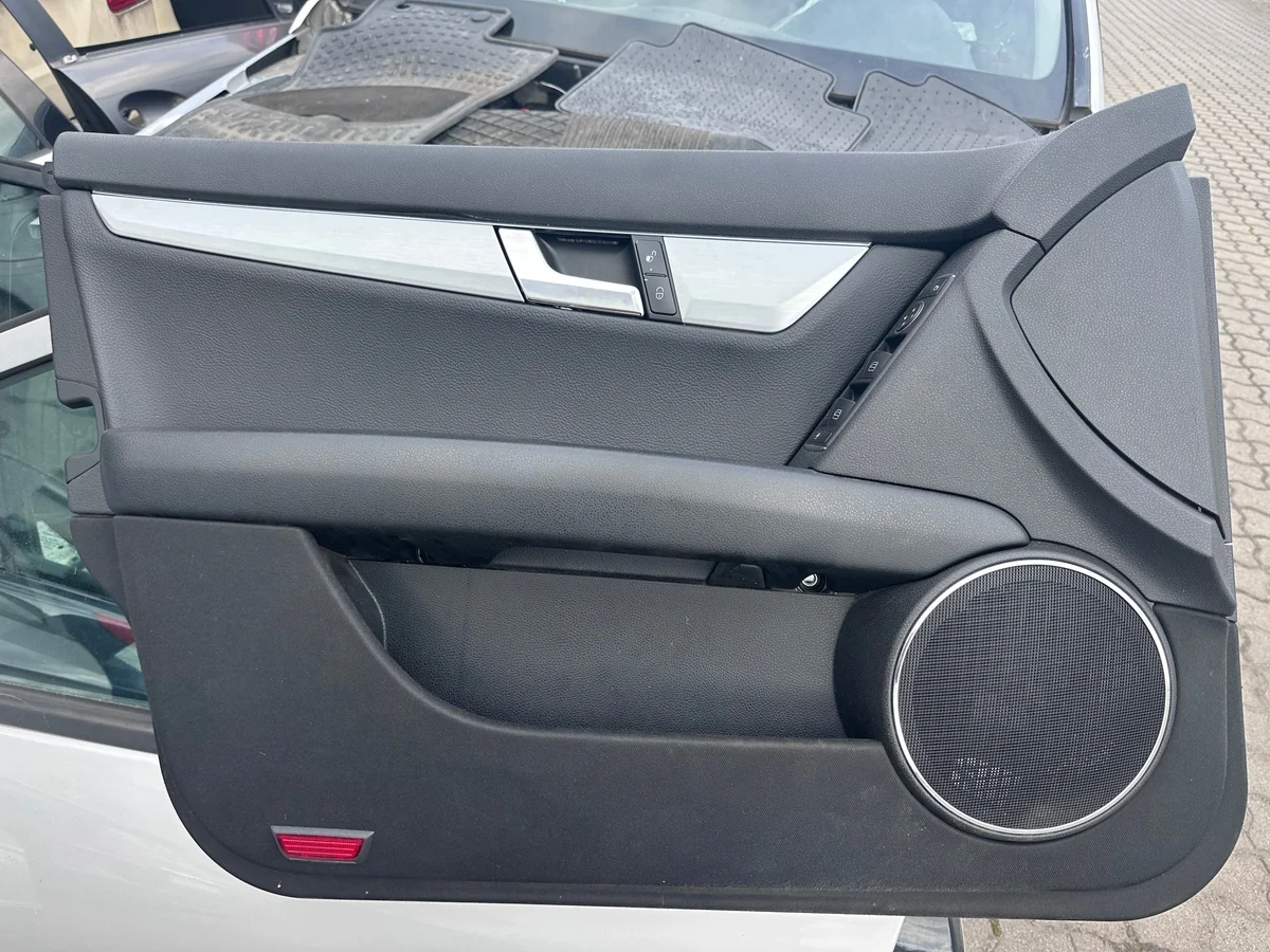 Mercedes C-Klasse W204 Türverkleidung vorne links
