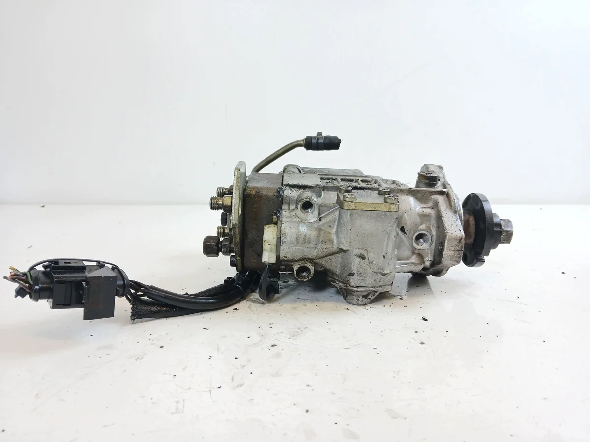 VW Golf IV Bora 1.9 TDI Einspritzpumpe 038130107D image 4