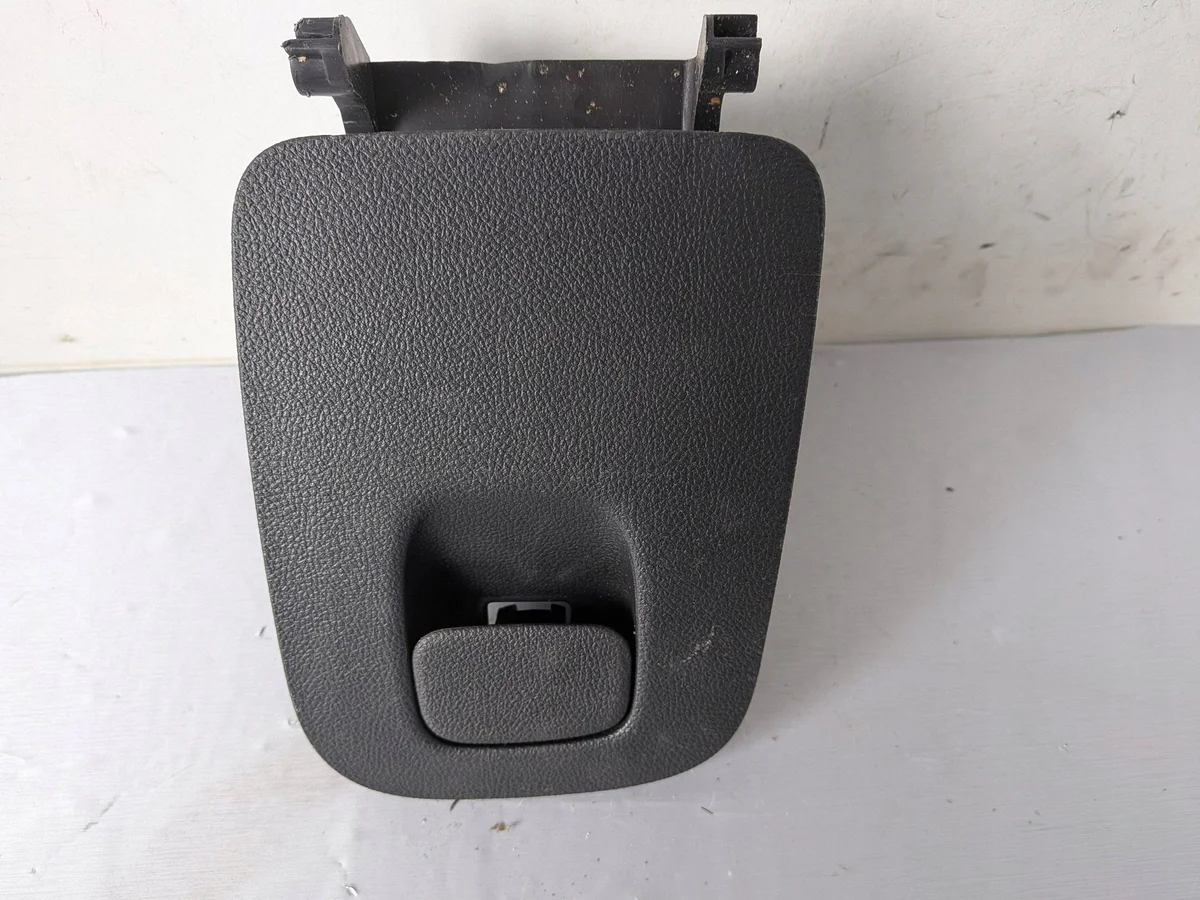 Peça Interior Opel Mokka X AVF63977 Usada