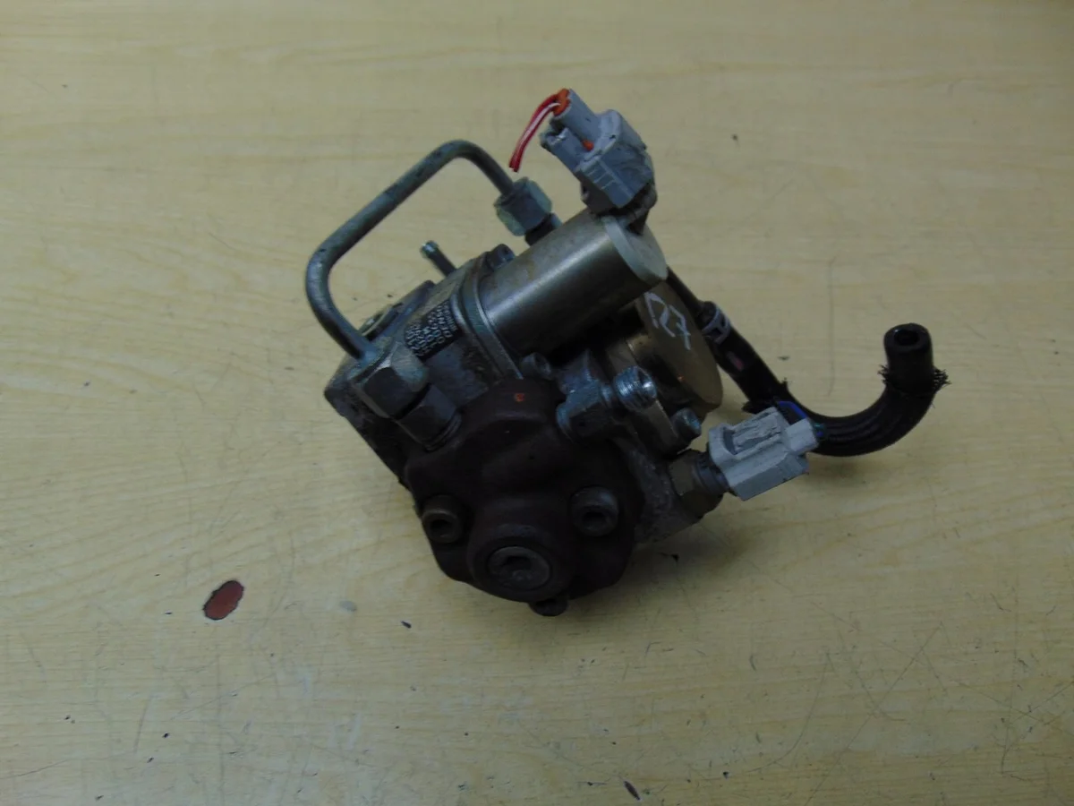TOYOTA 2.0 D4D Injectiepomp 22100-0R040 image 4