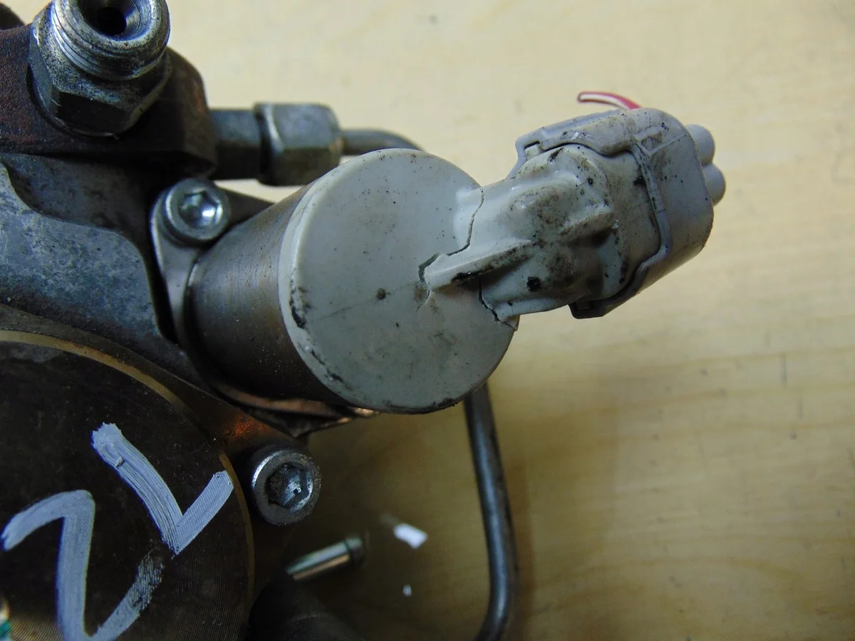 TOYOTA 2.0 D4D Injectiepomp 22100-0R040 image 10