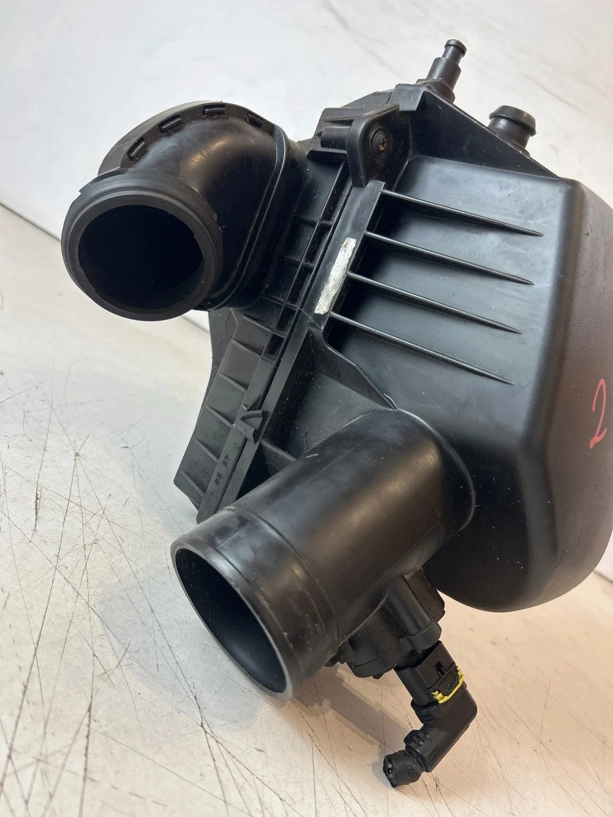 Opel Luftfiltergehäuse 25922420 Gebraucht image 3