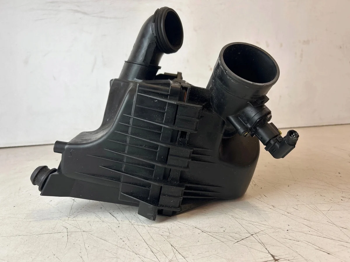 Opel Luftfiltergehäuse 25922420 Gebraucht image 7