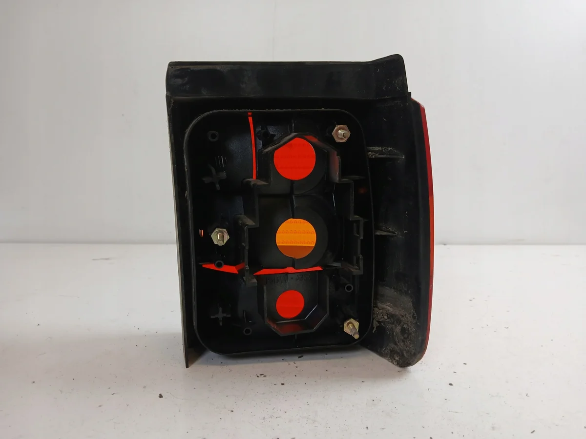 VW Passat B4 Kombi Lamp Links Achter image 4