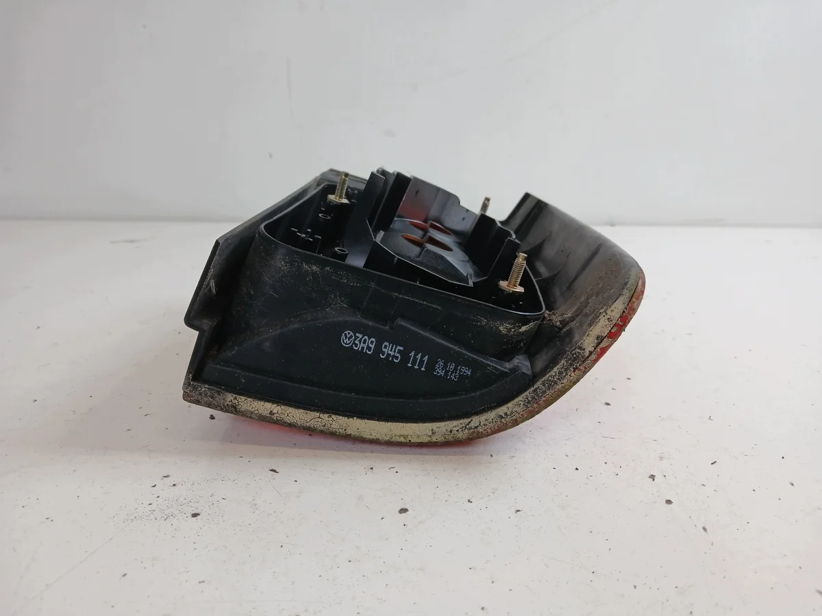 VW Passat B4 Kombi Lamp Links Achter image 5