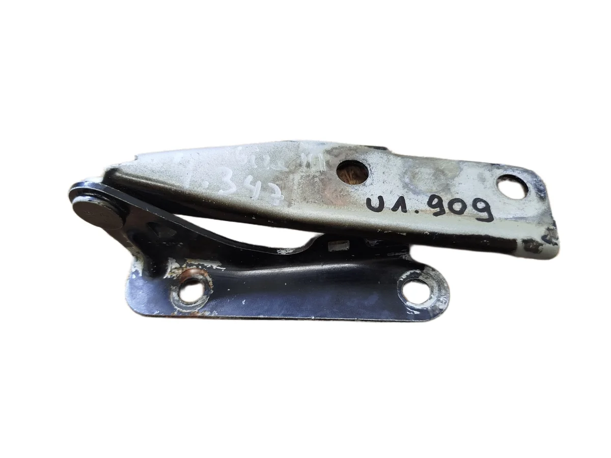 Charnière capot droite Seat Ibiza III 6L0823302