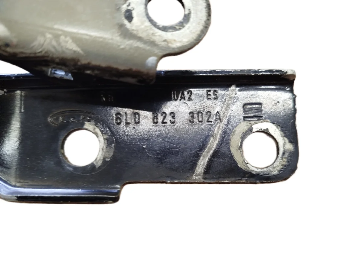 Dobradiça Capô Direito Seat Ibiza III 6L0823302 image 4