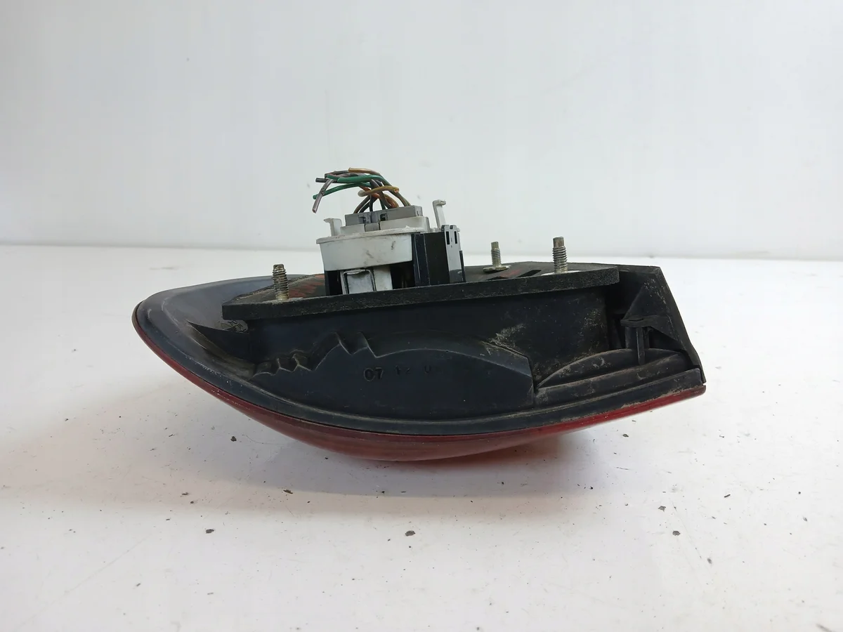 Volvo V40 I Right Rear Tail Light Used image 5