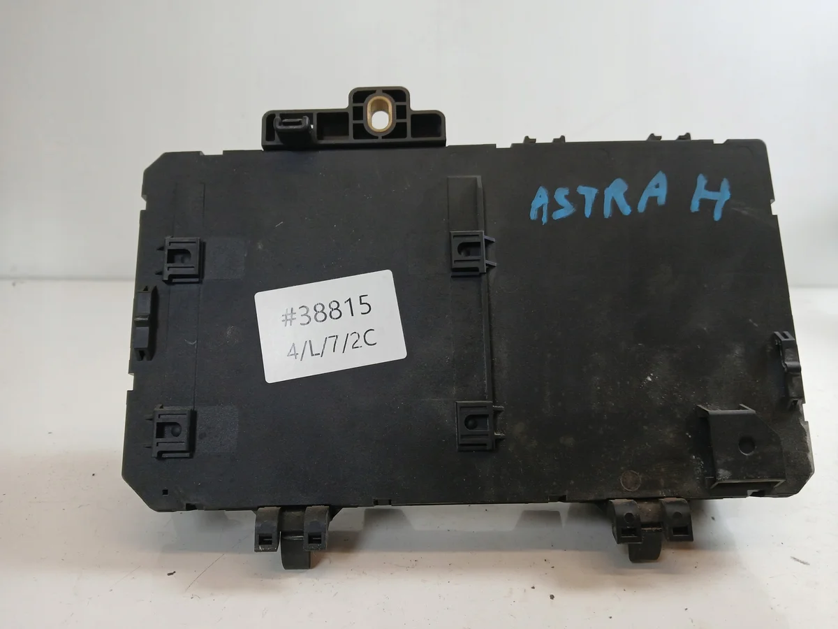 Opel Astra III H Zekeringkast 13145017 image 7