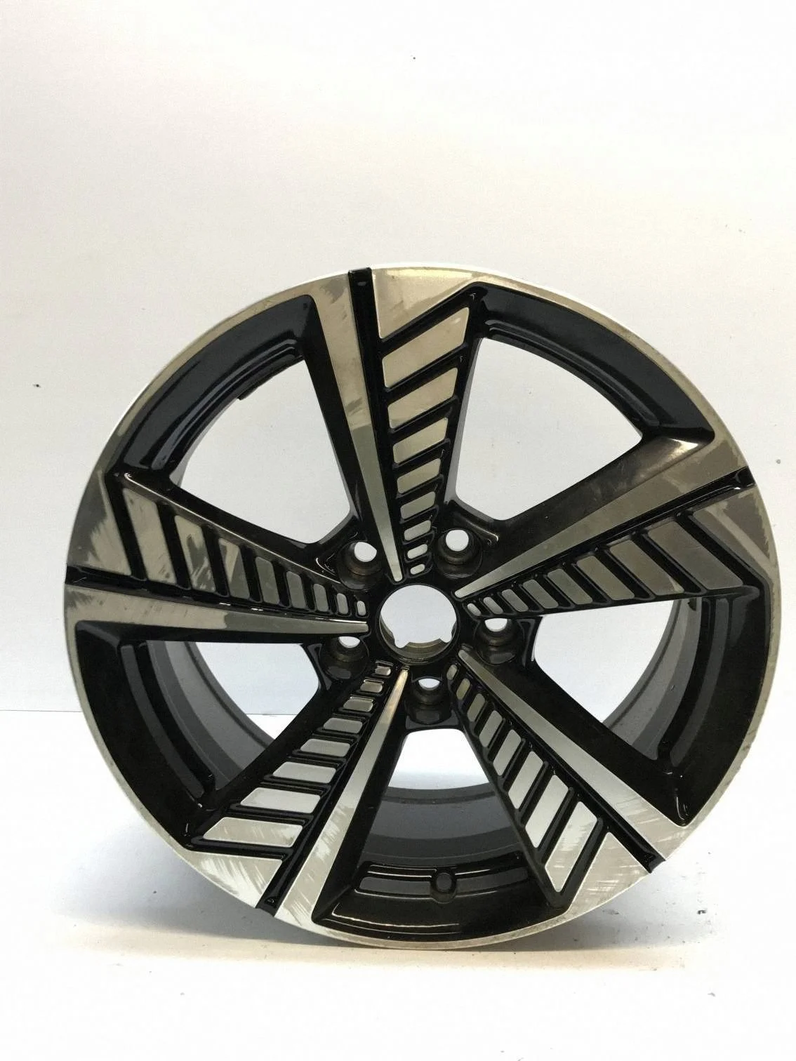 Jante Alumínio MG OE Usada 17" 5x112
