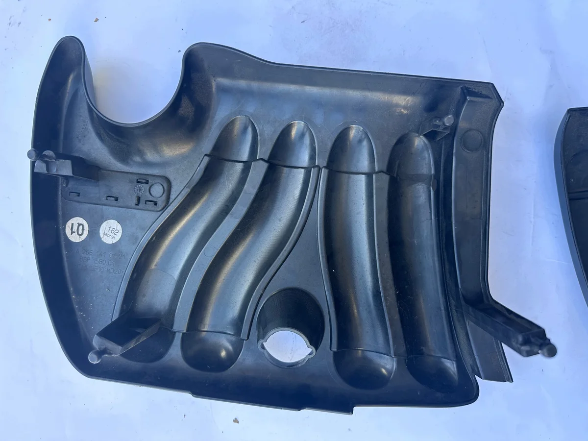MERCEDES CLASSE A W169 COUVERCLE MOTEUR 2.0 ESSENCE image 5