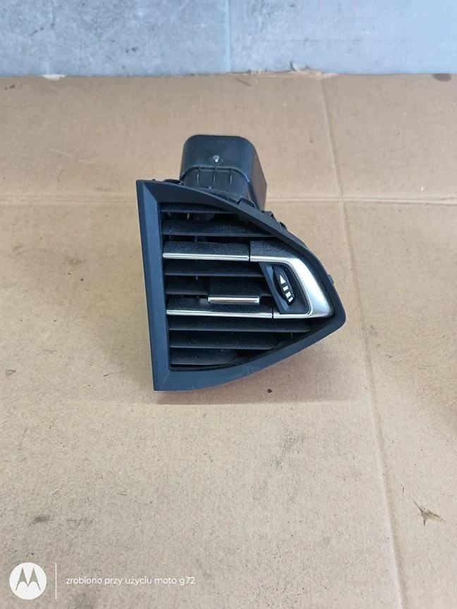 Grille de ventilation Peugeot 308 II T9 droite