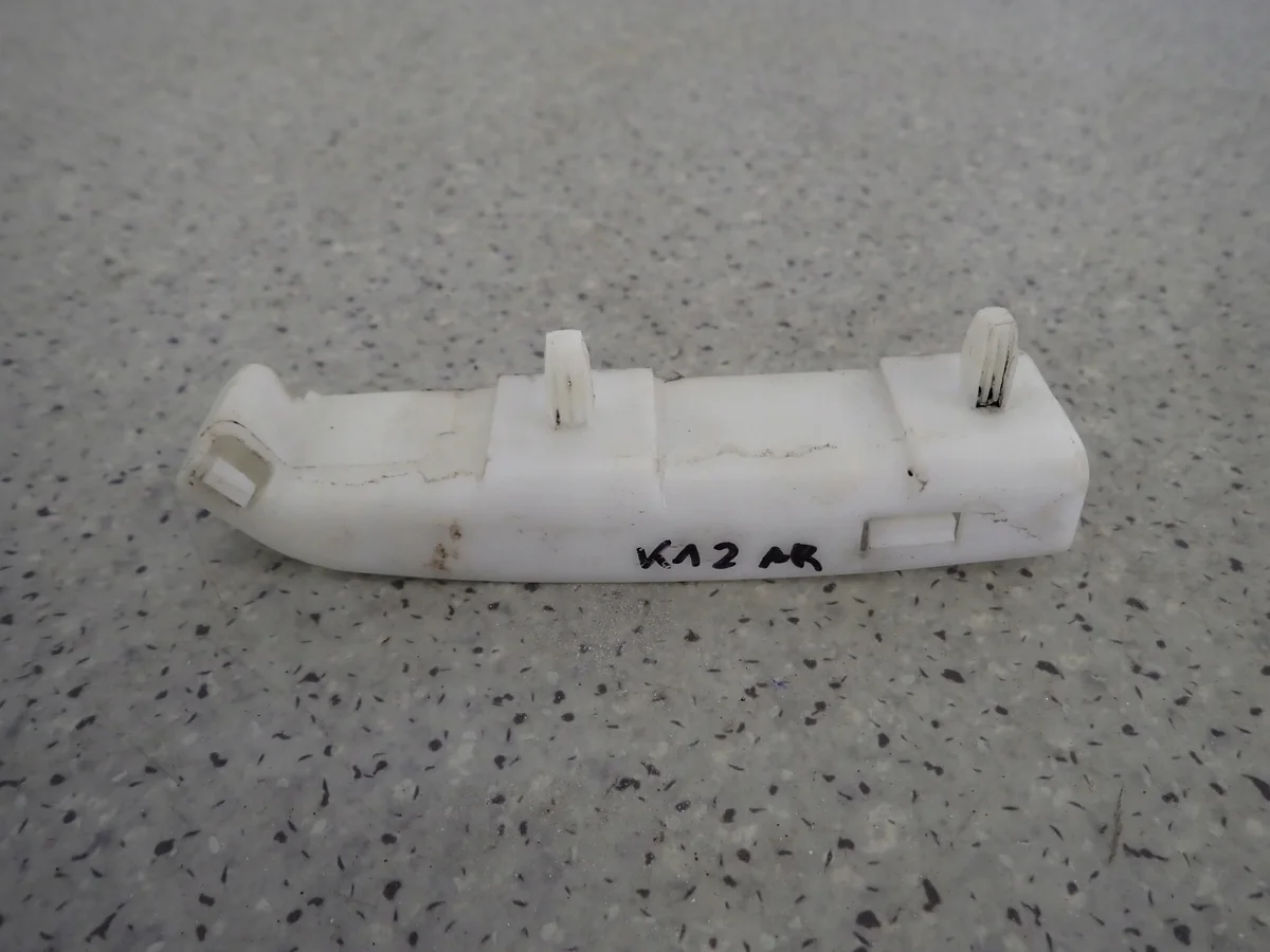 Nissan Micra K12 Glissière Pare-chocs Arrière Droit