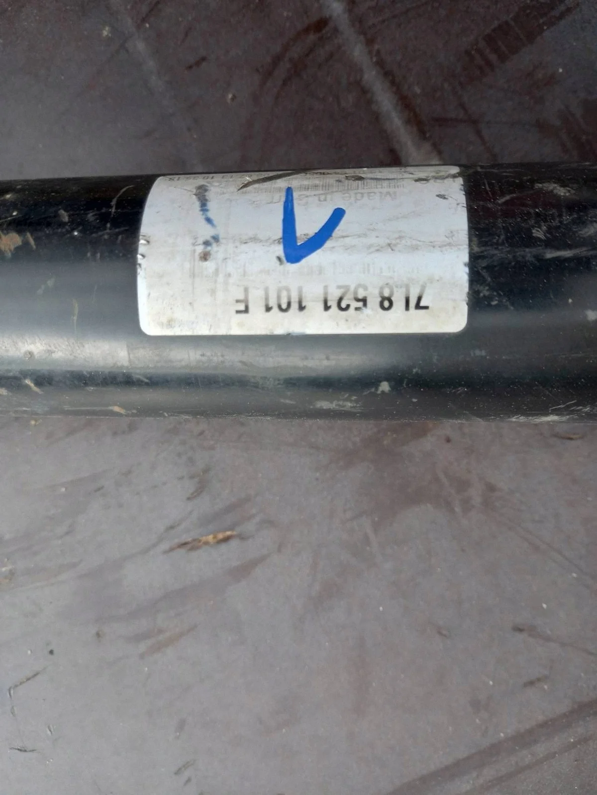Arbre de transmission avant VW Touareg II 7L8521101F image 4