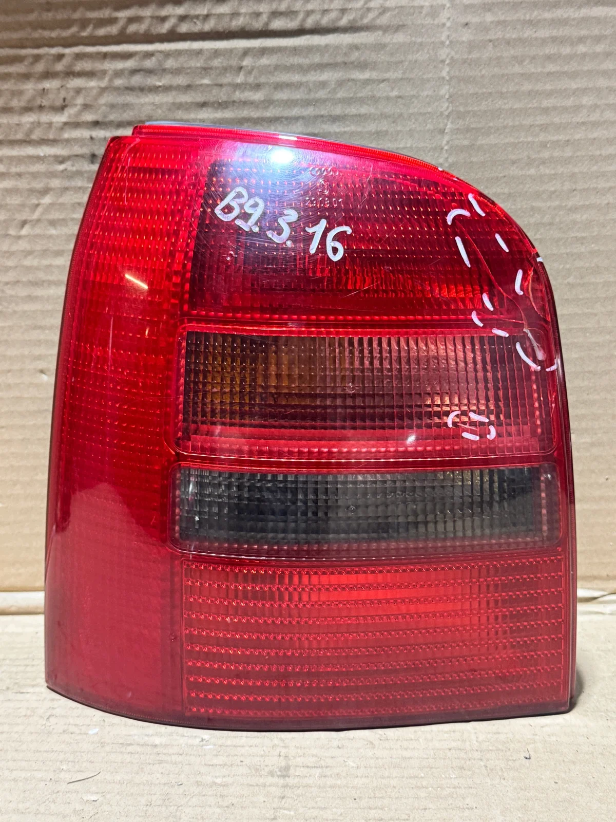 Rückleuchte Links Audi A4 B5 Kombi gebraucht