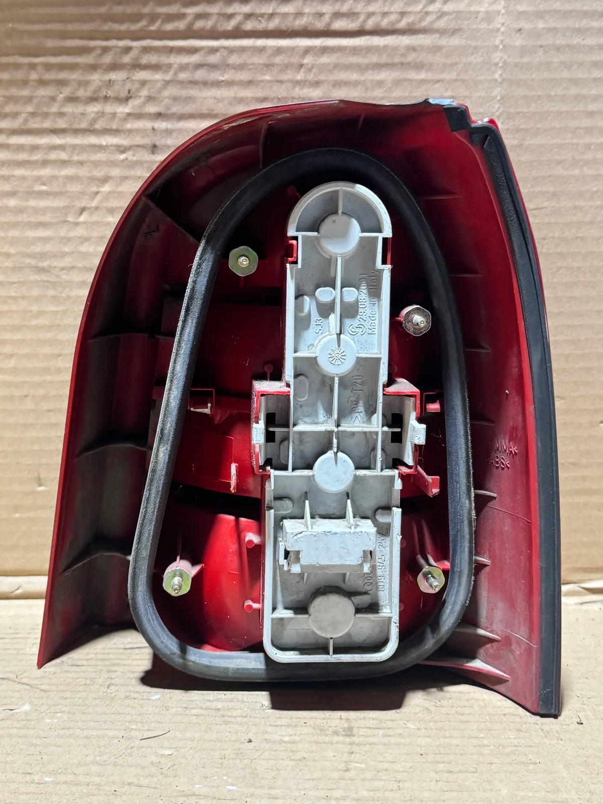 Luz trasera izquierda Audi A4 B5 Avant image 3
