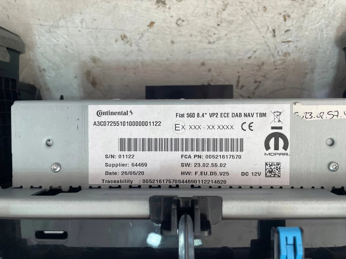 Pantalla Radio Jeep Compass II 52161757 Usado image 7