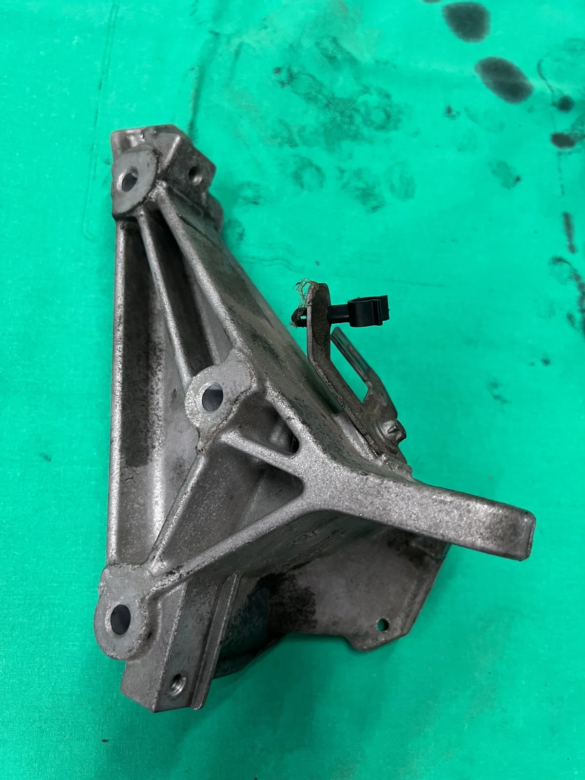 Motorhalter Mercedes W447 OM654.920 A6541400240