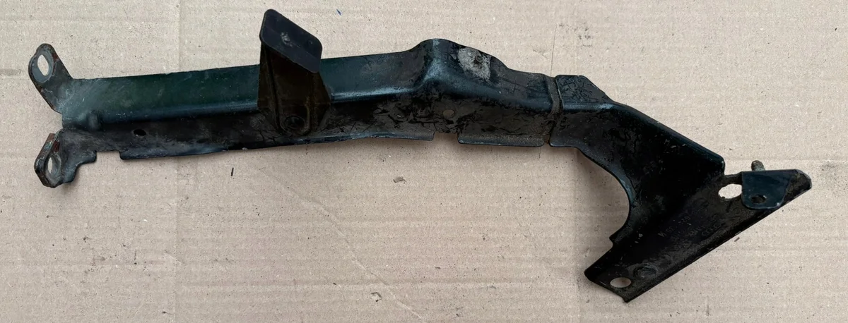 Audi A1 8X Front Fender Bracket Left Used