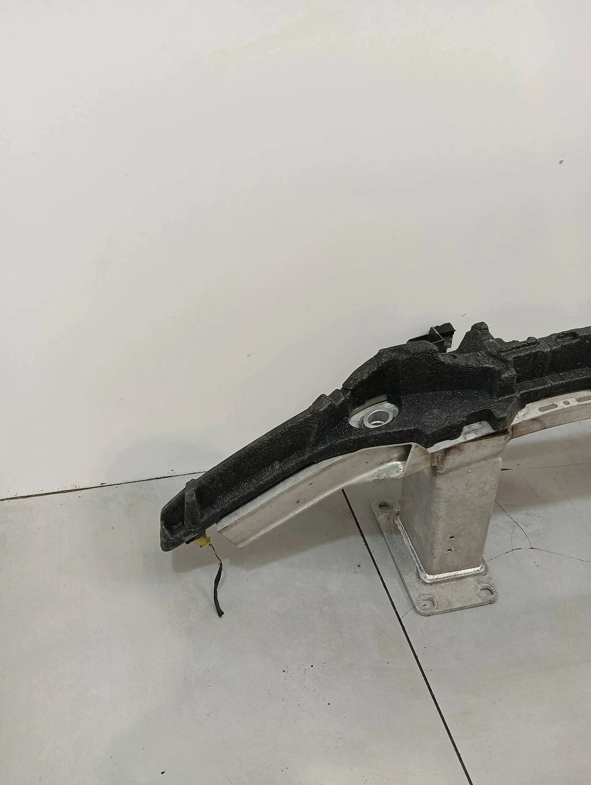 Rinforzo paraurti Audi A6 C8 usato image 4