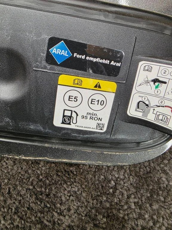 Ford Kuga II, trappe réservoir carburant image 5