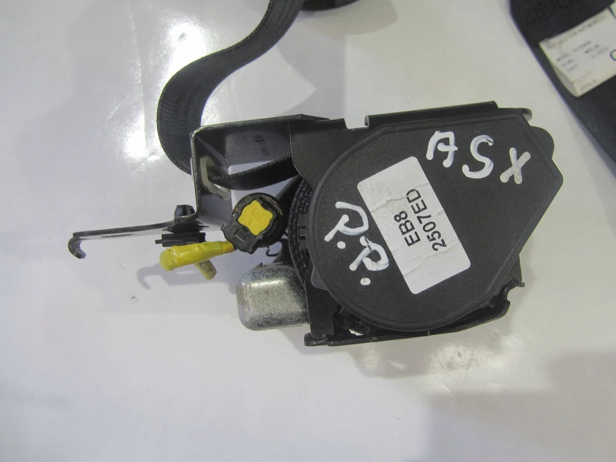 Höger framsätesbälte Mitsubishi ASX I COE6512 image 9