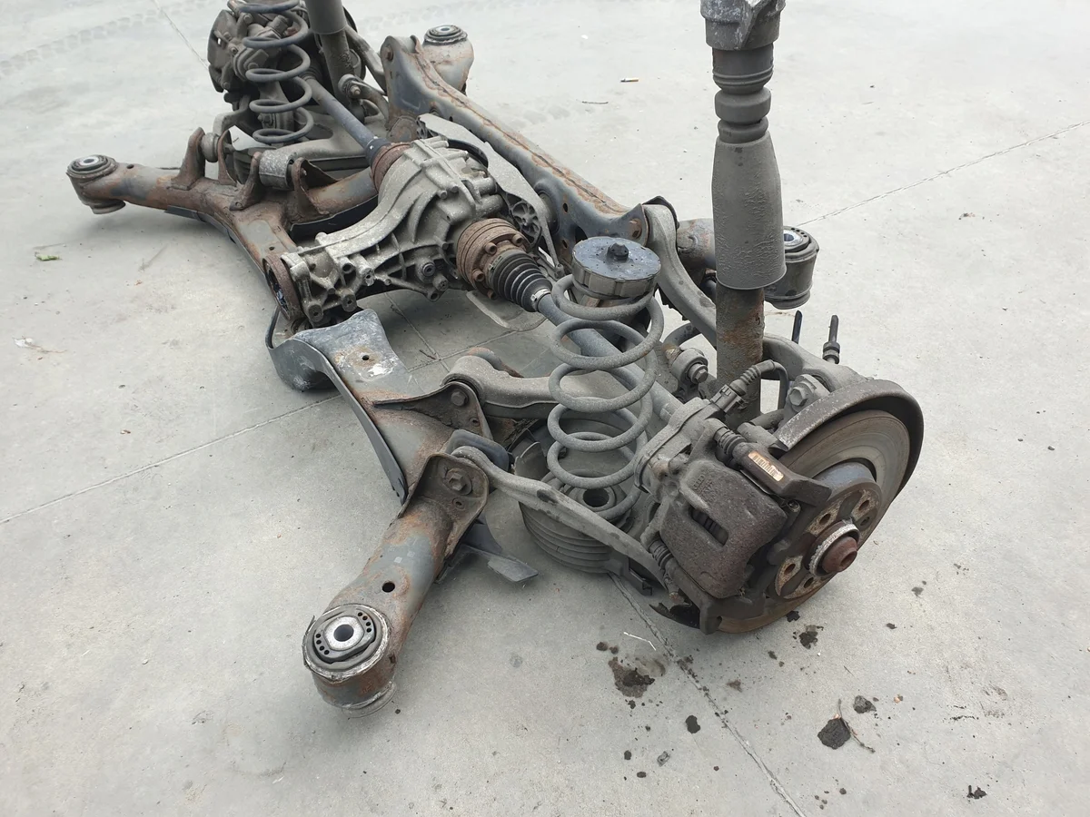 Viga Suspensão Traseira Audi Q5 8R Usada