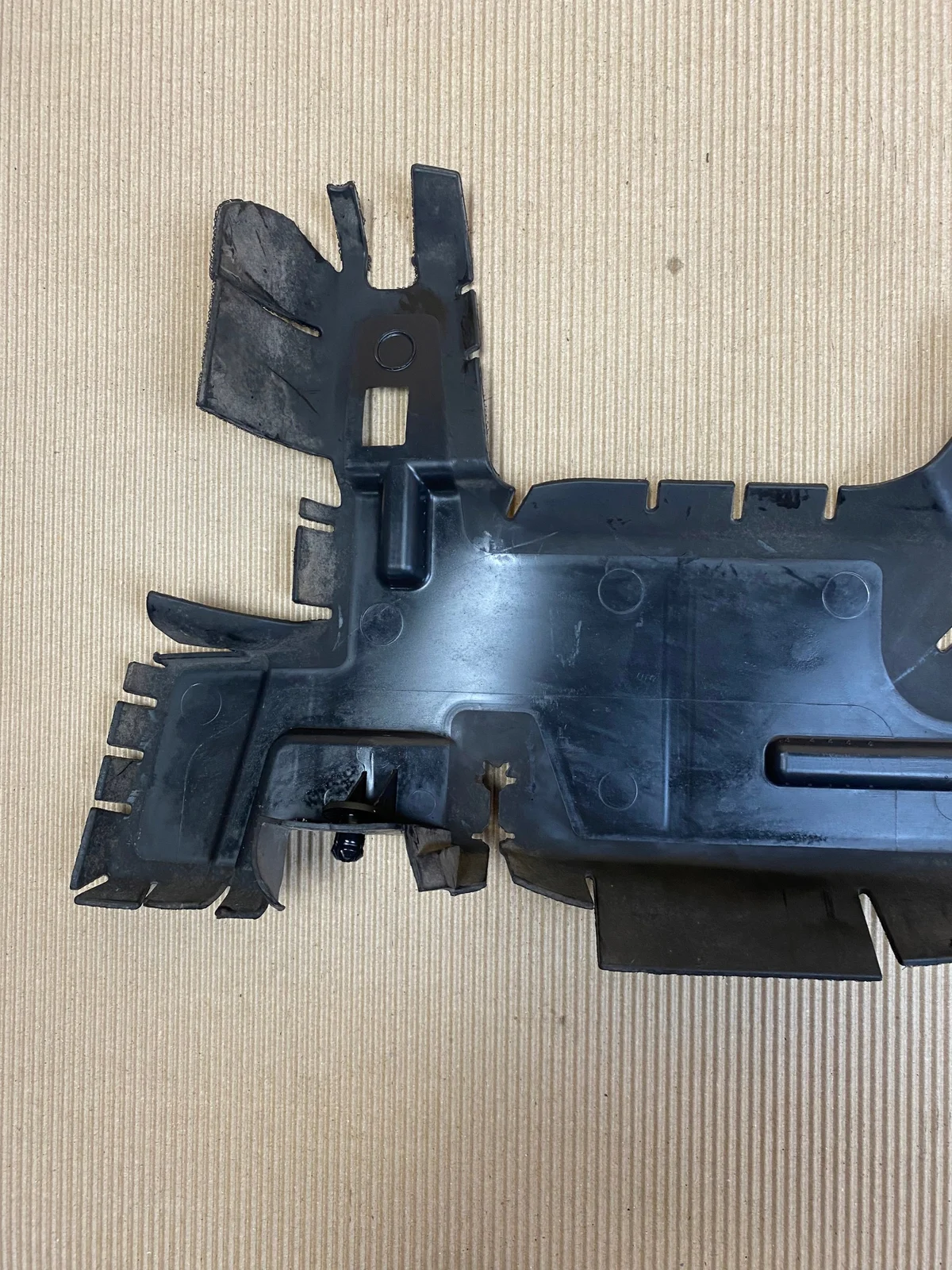 Peugeot 3008 II 2018 Cache radiateur image 7