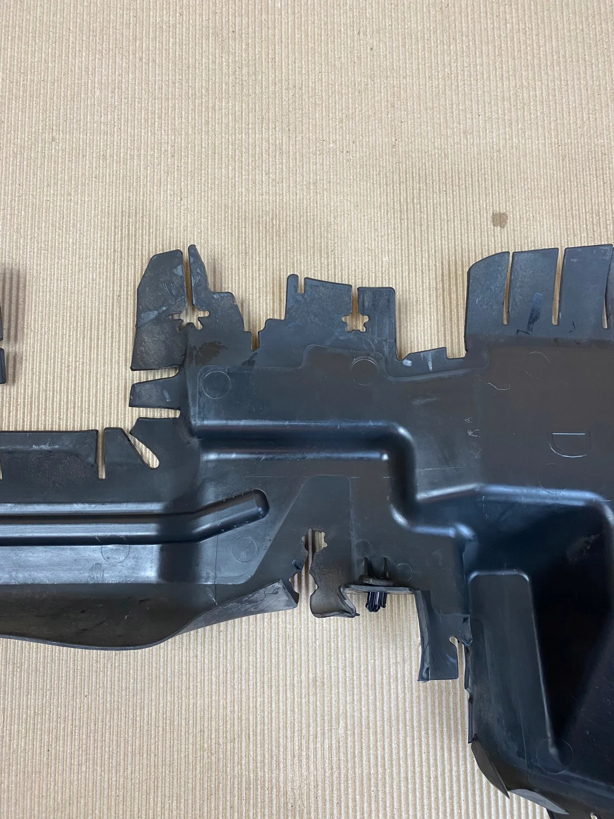 Peugeot 3008 II 2018 Cache radiateur image 9