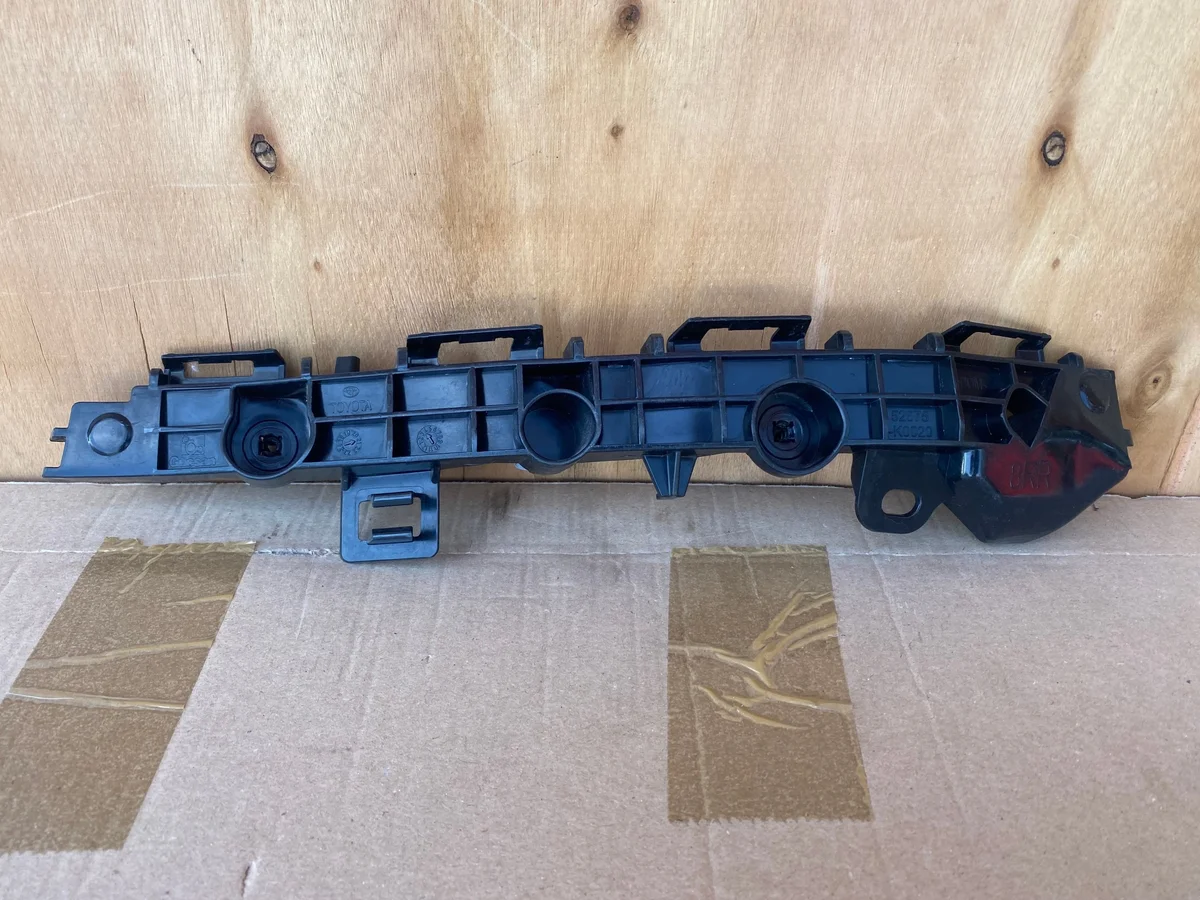 Rear Bumper Bracket Right Toyota Yaris IV