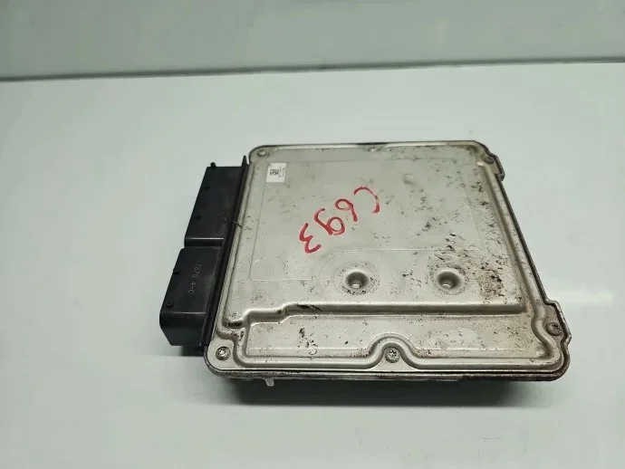 VW Passat B6 ECU Engine Control Unit 03L907309F image 3