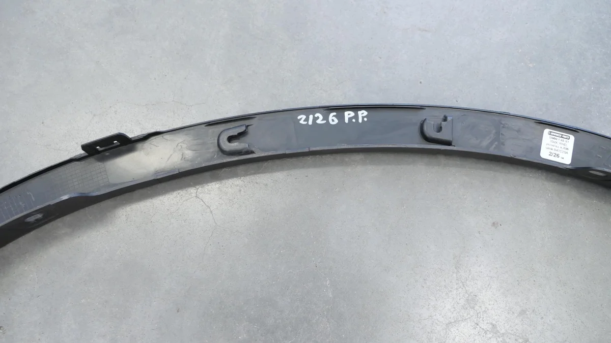 BMW X1 F48 Kotflügelverkleidung rechts vorne image 9