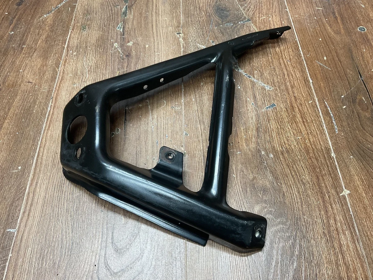 MERCEDES E W211 A6110981729 Soporte Colector