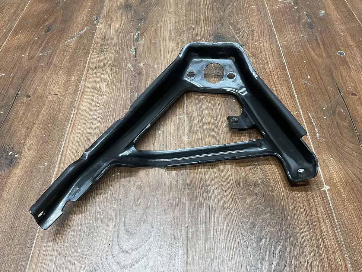 MERCEDES E W211 A6110981729 Soporte Colector image 5