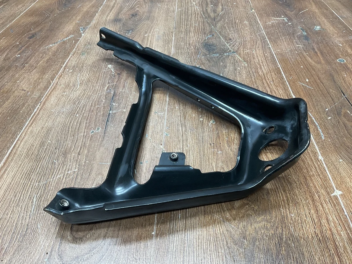 MERCEDES E W211 A6110981729 Soporte Colector image 6