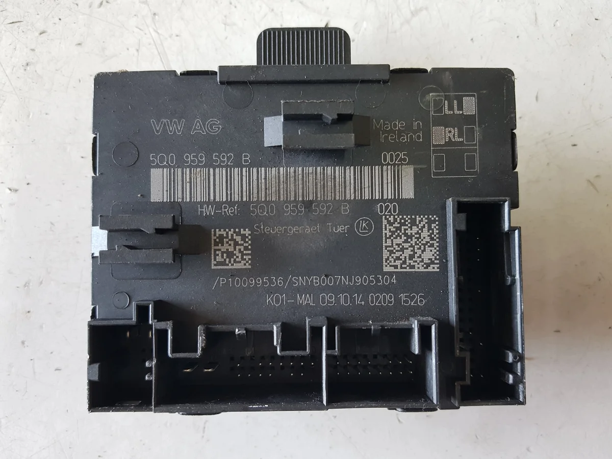 Audi A3 8V 13-16 dörrkontrollmodul 5Q0959592B