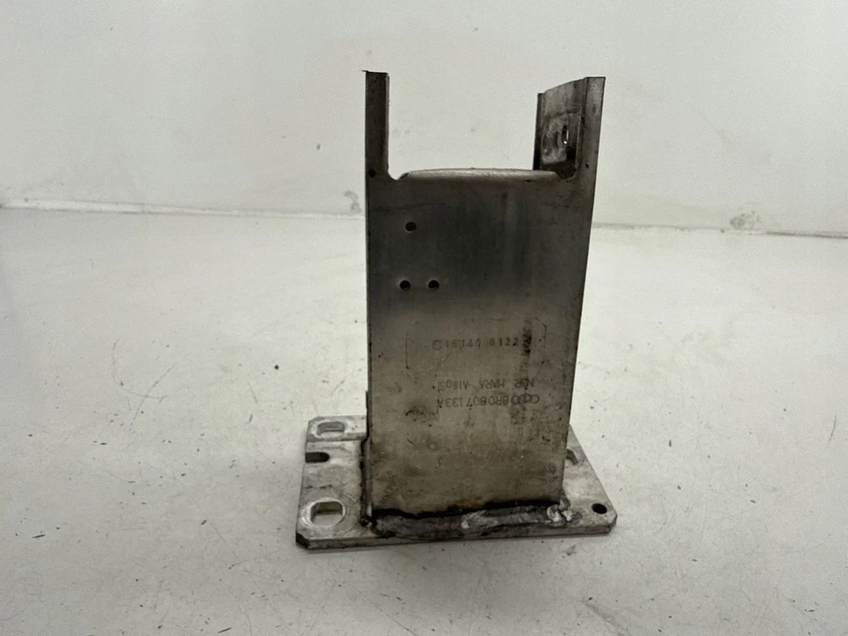 2017 Porsche Macan Front Bumper Strut 8R0807133A image 3
