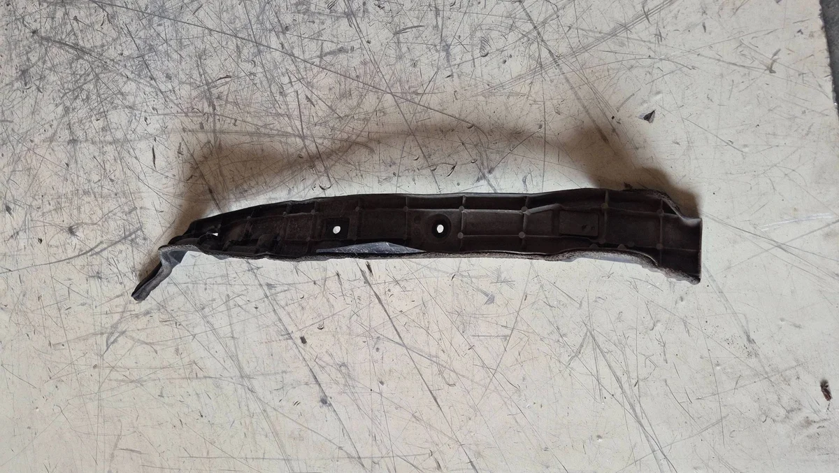 Afdekking spatbord links voor Toyota Corolla E210