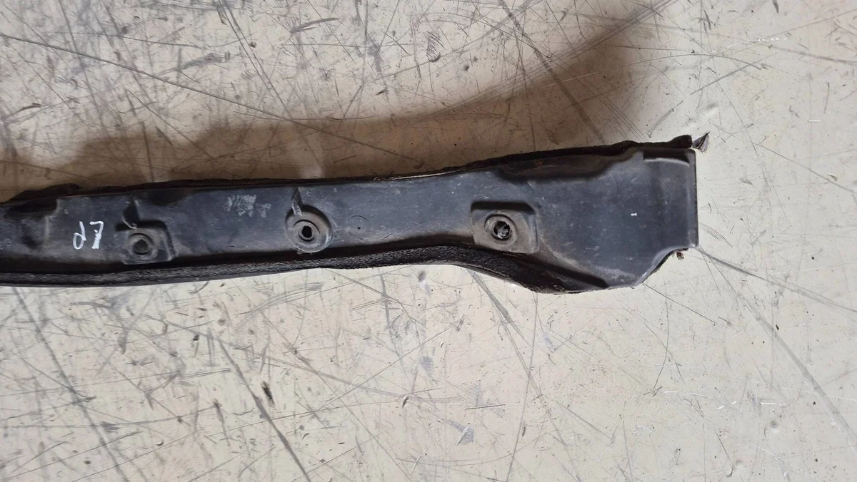 Schutzblechverkleidung links vorne Toyota Corolla E210 image 4