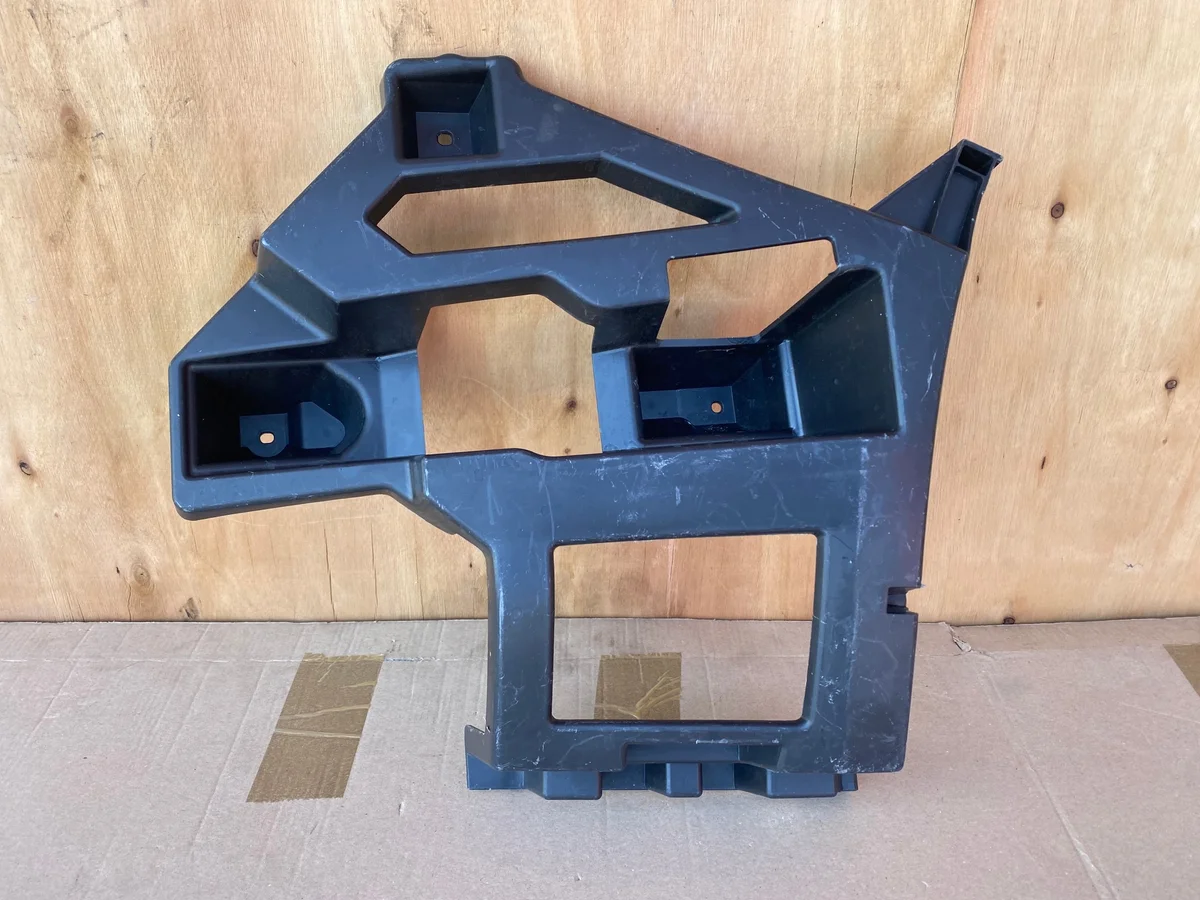 Suporte Para-choque Traseiro Direito Renault Megane IV