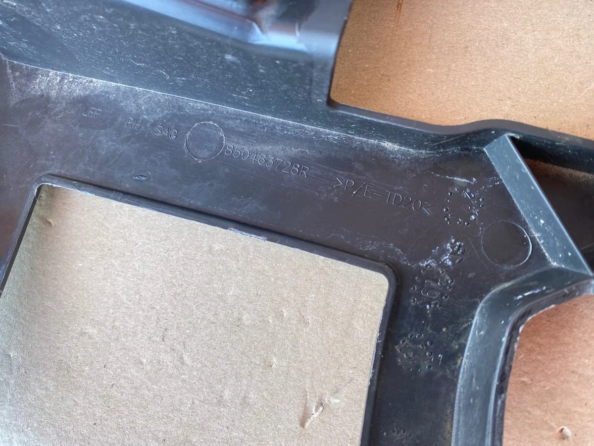 Halterung Stoßfänger Rechts Hinten Renault Megane IV image 6