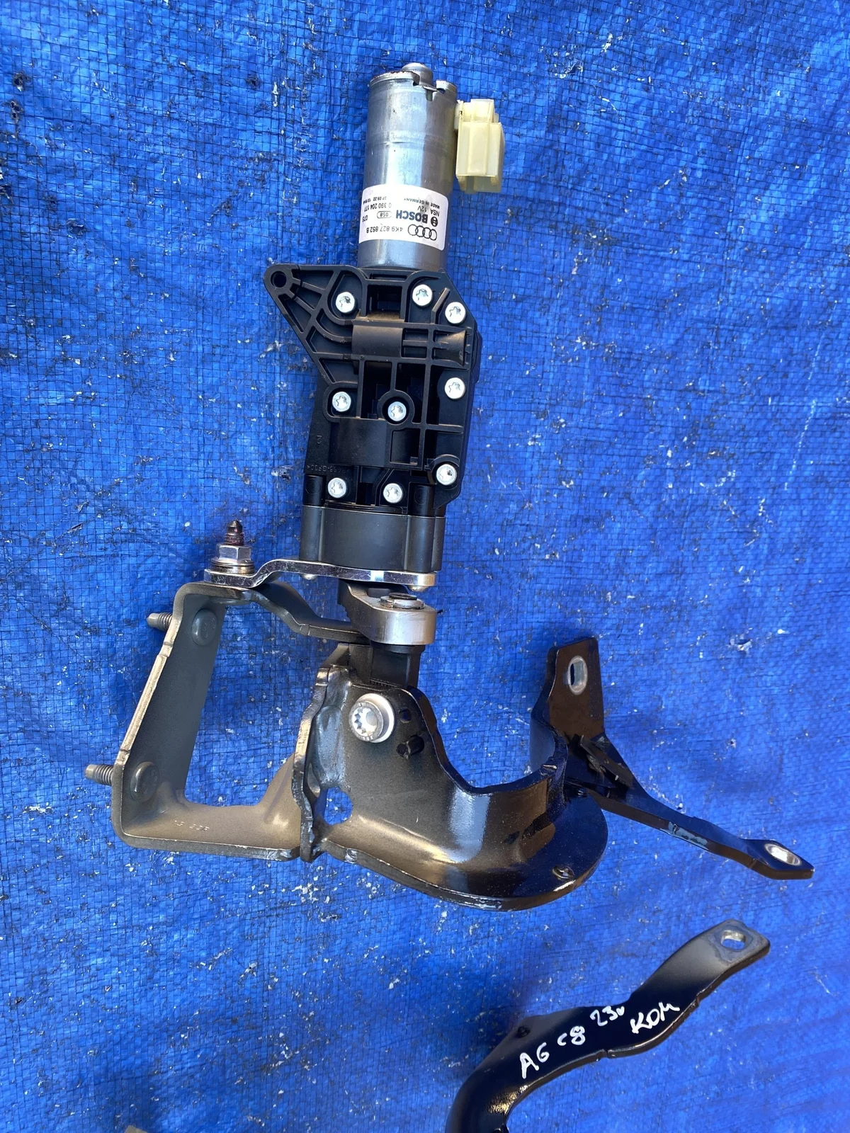 Audi A6 C8 Avant Scharnier Motor Haube gebraucht image 3