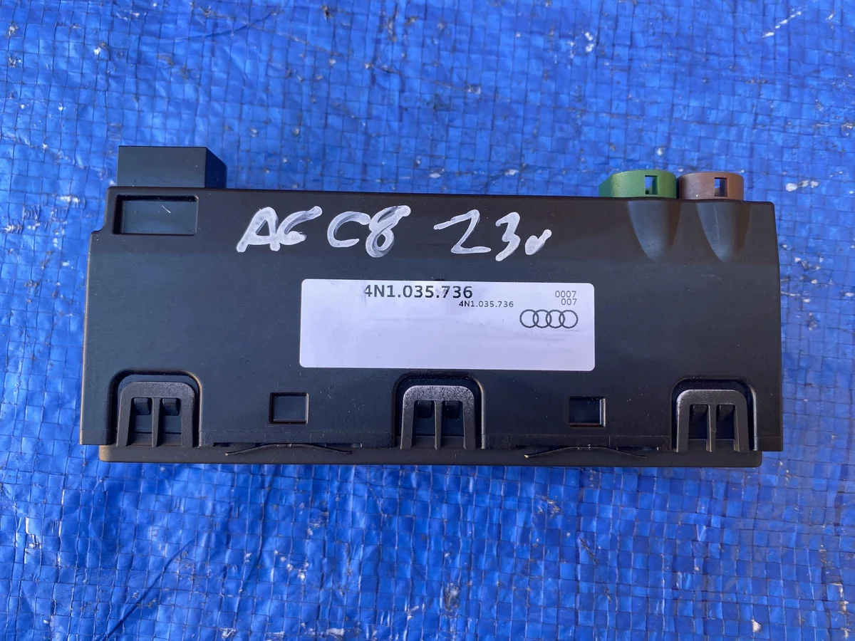Audi A6 C8 Puerto USB 4N1035736 Usado image 3
