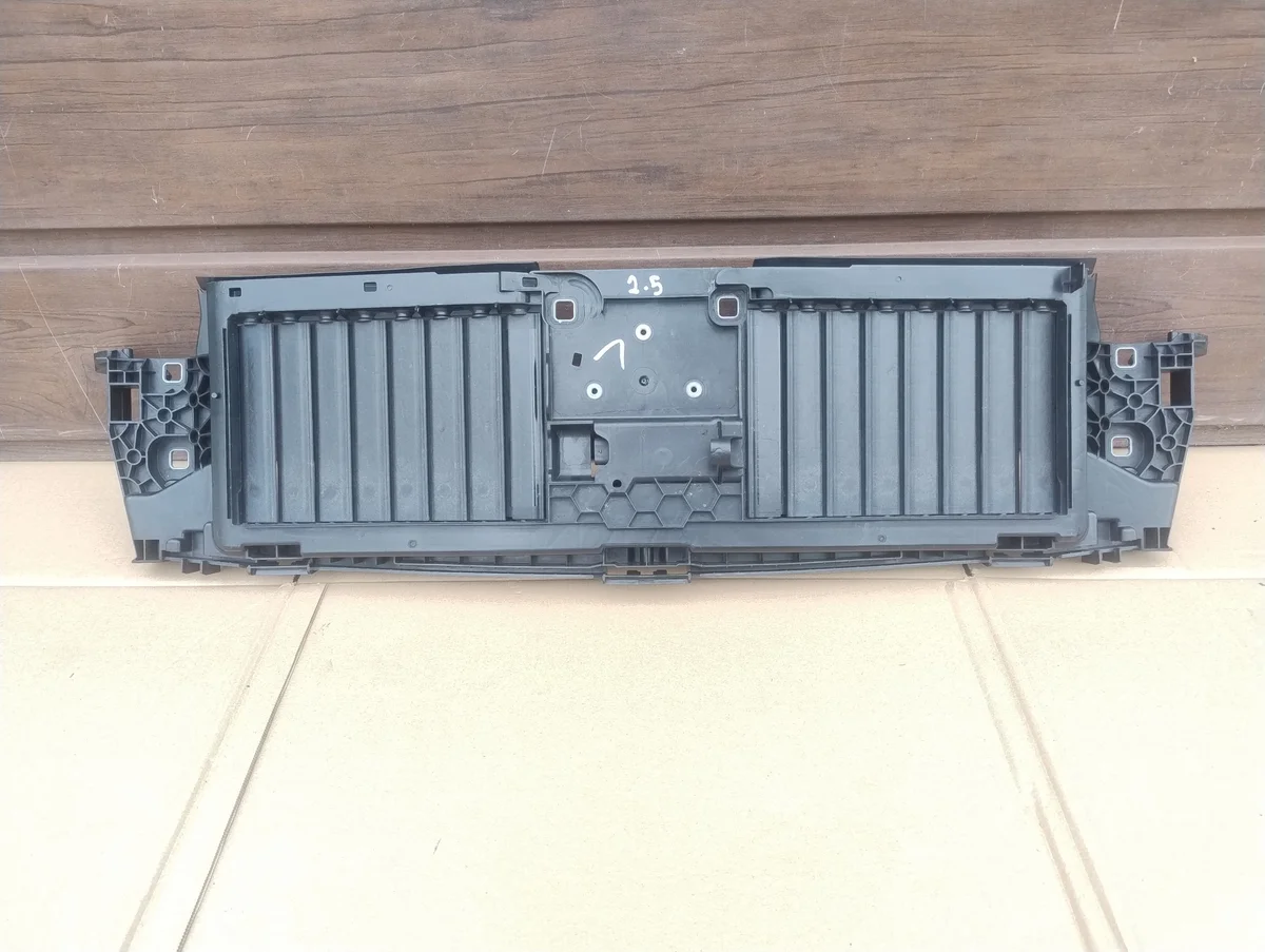 Calandre E Klasse W214 Mercedes-Benz A2145000000