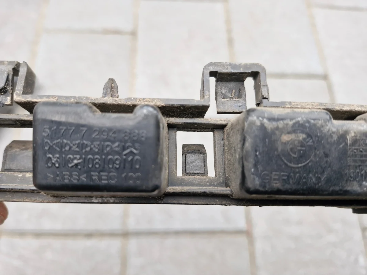 BMW F32 F33 F36 Kotflügel-Schwellerhalterung links/rechts image 3