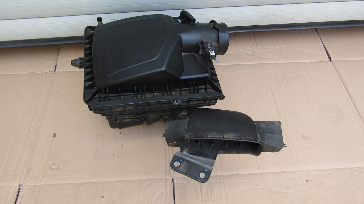 Ford Ranger Raptor ilmansuodattimen kotelo