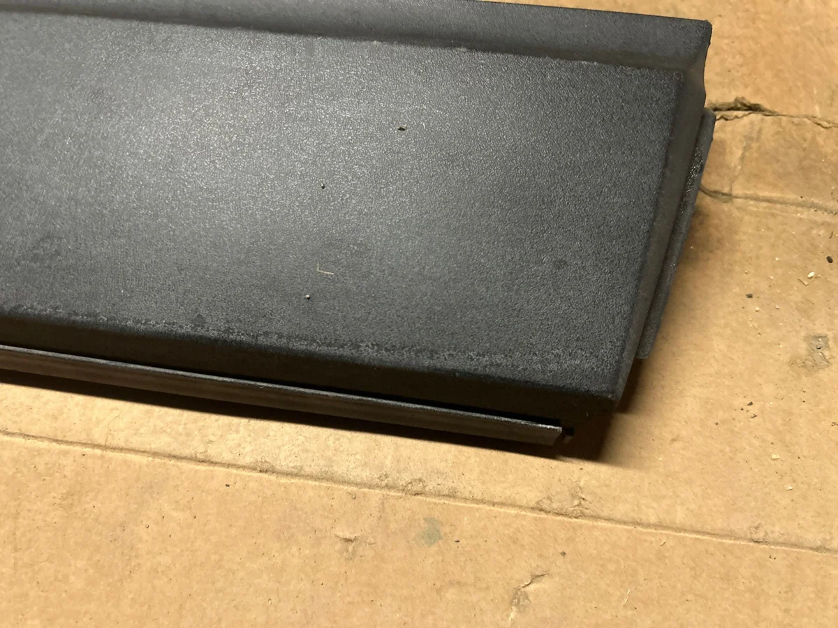 Opel Mokka B Achterdeurlijst 9841010780 image 3