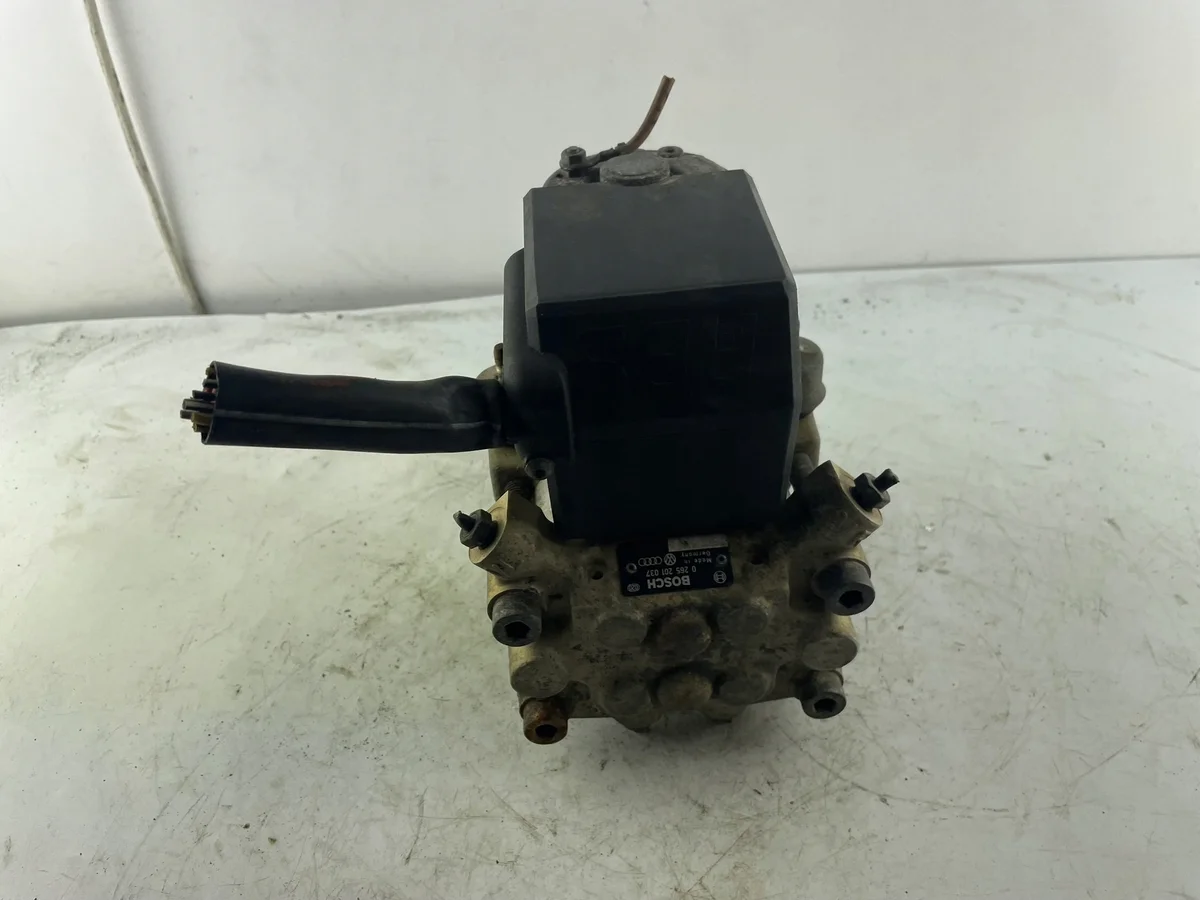 ABS-pumppu VW Transporter T4 2.4 D Syncro image 3